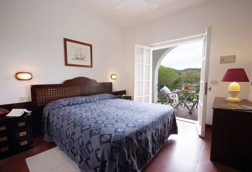 غرفة قياسية مطلّة علي الحديقة, Antares