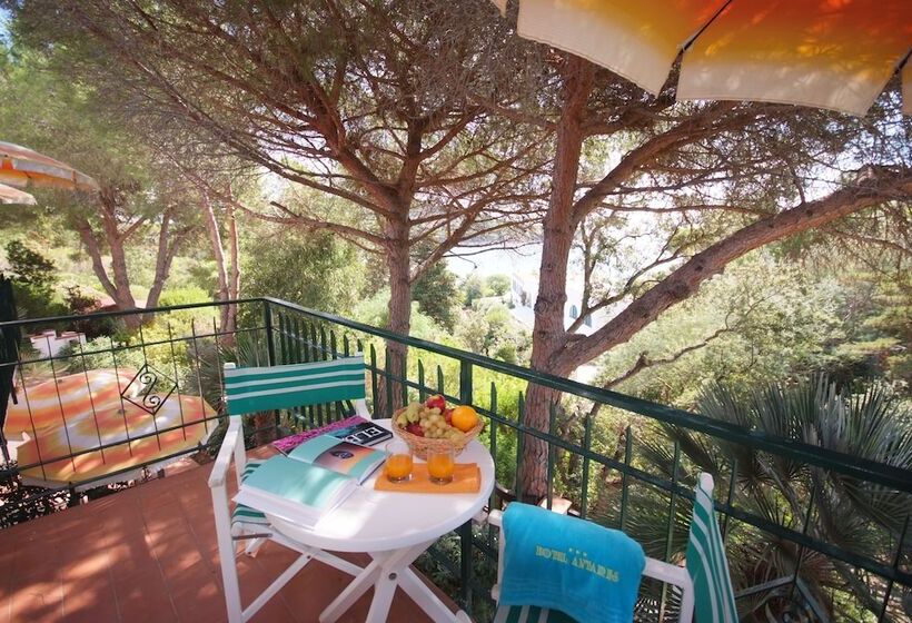 غرفة قياسية مطلّة علي البحر مزوَّدة بشُرفة, Antares