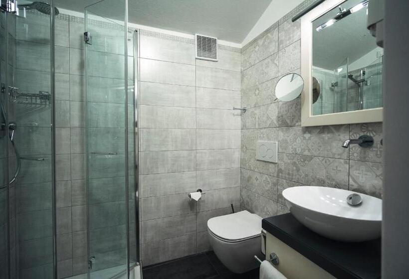 جناح جونيور ديلوكس, Bonotto Hotel Belvedere