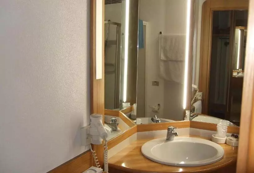 Standard Single Room, Canturio