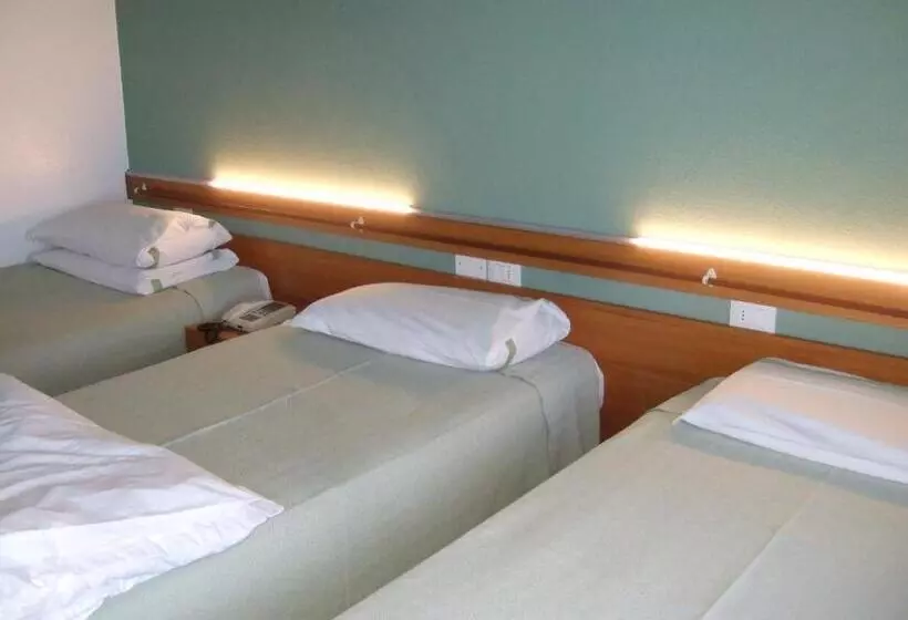 Standard Triple Room, Canturio