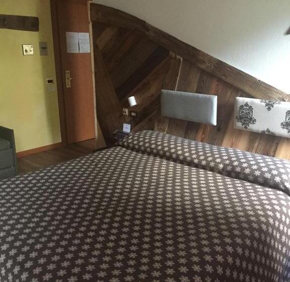 スタンダードトリプルルーム, Chaberton