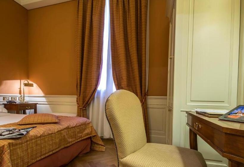 غرفة قياسية فردية, Corona D Oro 1890