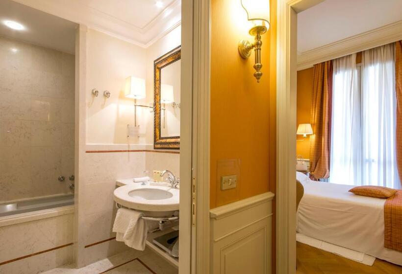 غرفة قياسية فردية, Corona D Oro 1890