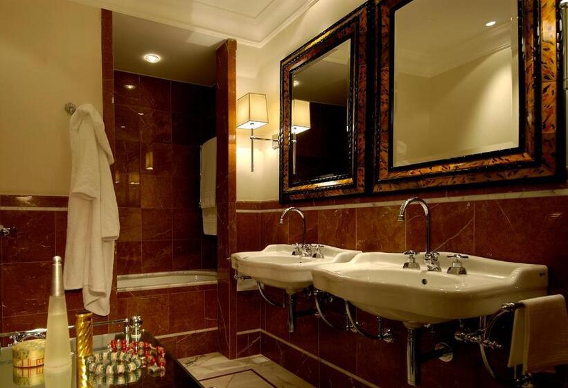 جناح, Corona D Oro 1890