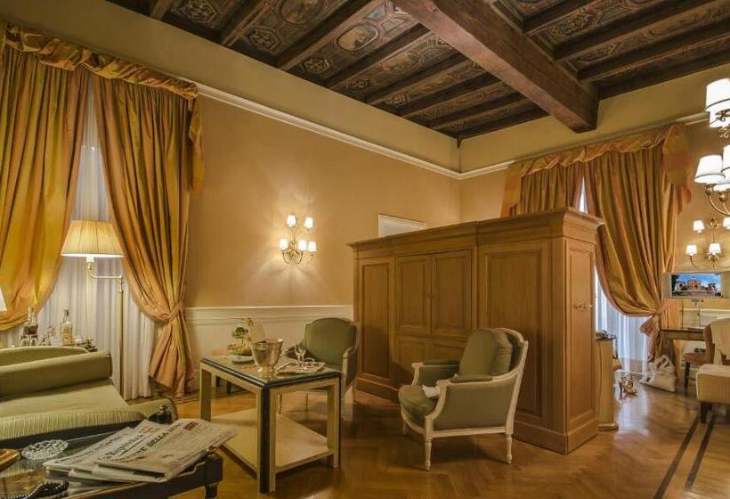 جناح, Corona D Oro 1890