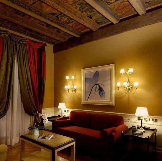 جناح ديلوكس, Corona D Oro 1890