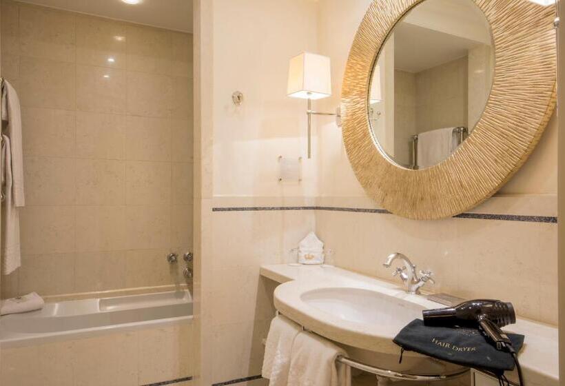 غرفة قياسية, Corona D Oro 1890