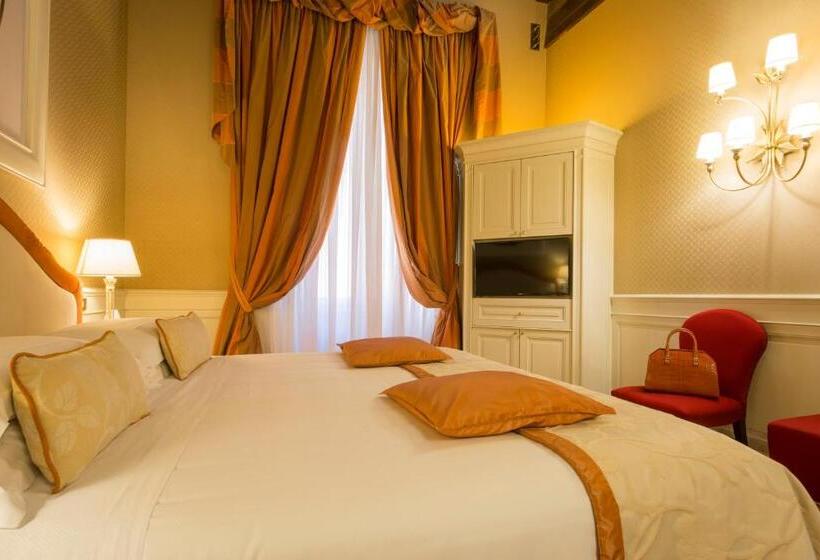 جناح ديلوكس, Corona D Oro 1890