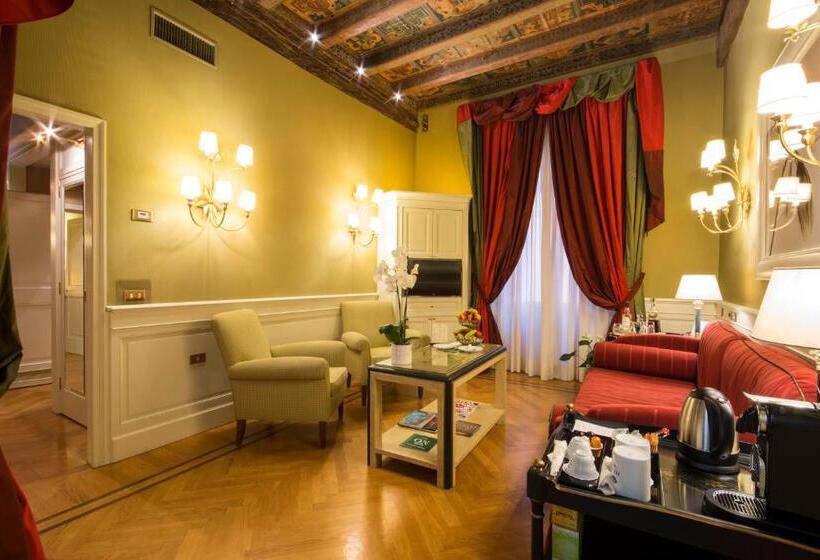 جناح ديلوكس, Corona D Oro 1890