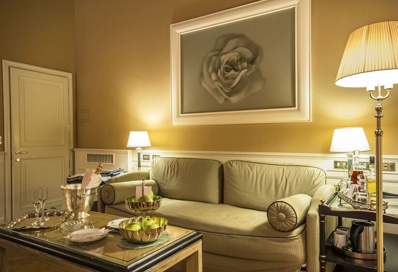 جناح, Corona D Oro 1890