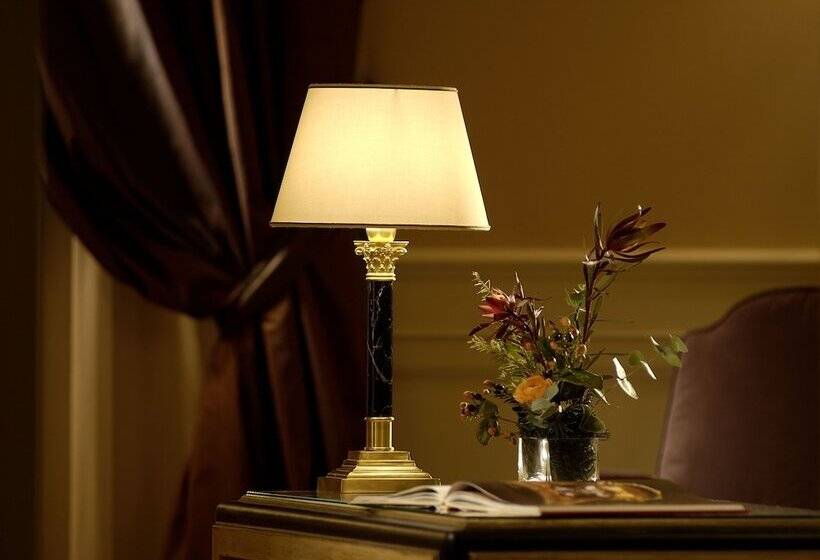 جناح, Corona D Oro 1890