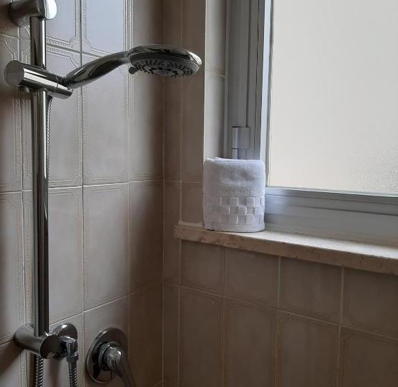 חדר יחיד בסיסי, Cucciolo