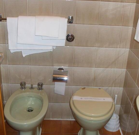 חדר בסיסי, Cucciolo