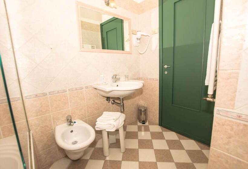 اتاق استاندارد, Europa