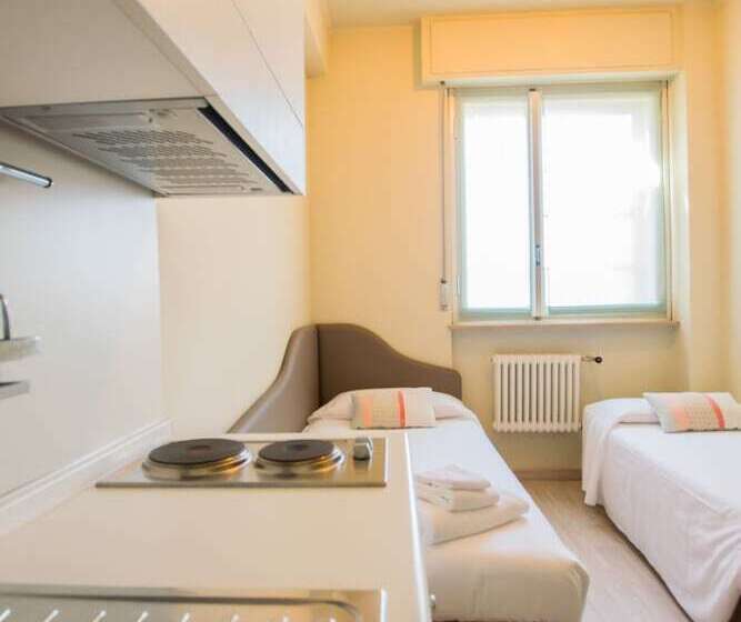 اتاق خانوادگی, Europa