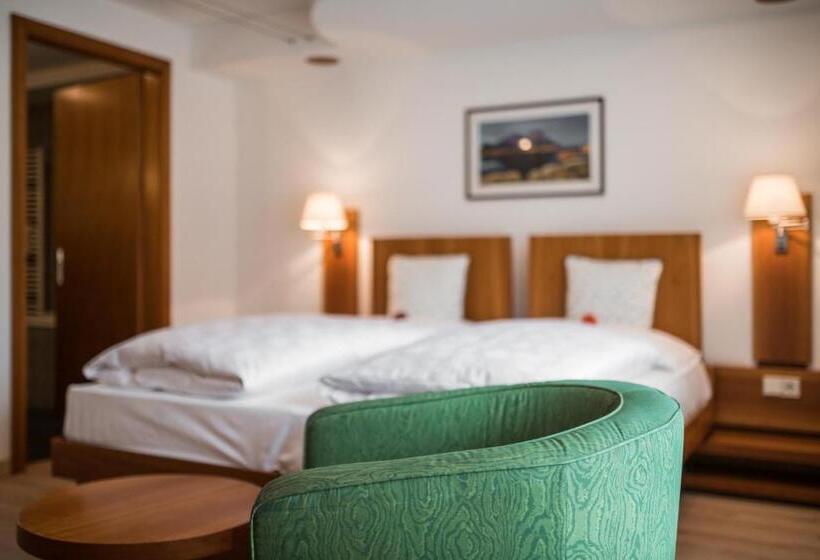 חדר קלאסי, Krone Eat Drink Stay