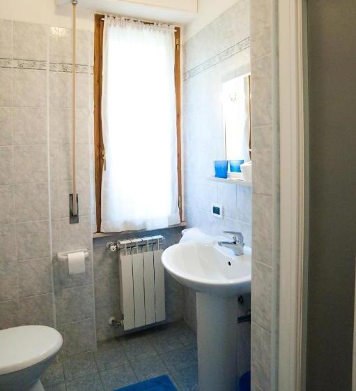 اتاق استاندارد چهار تخته, La Toscana