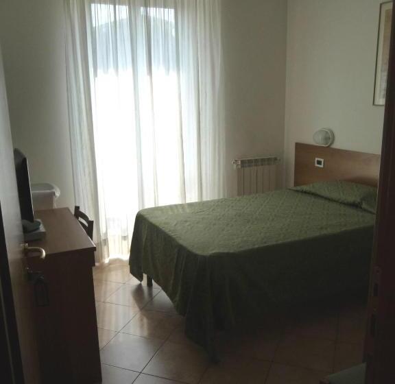 اتاق استاندارد یک تخته با سرویس بهداشتی مشترک, La Toscana