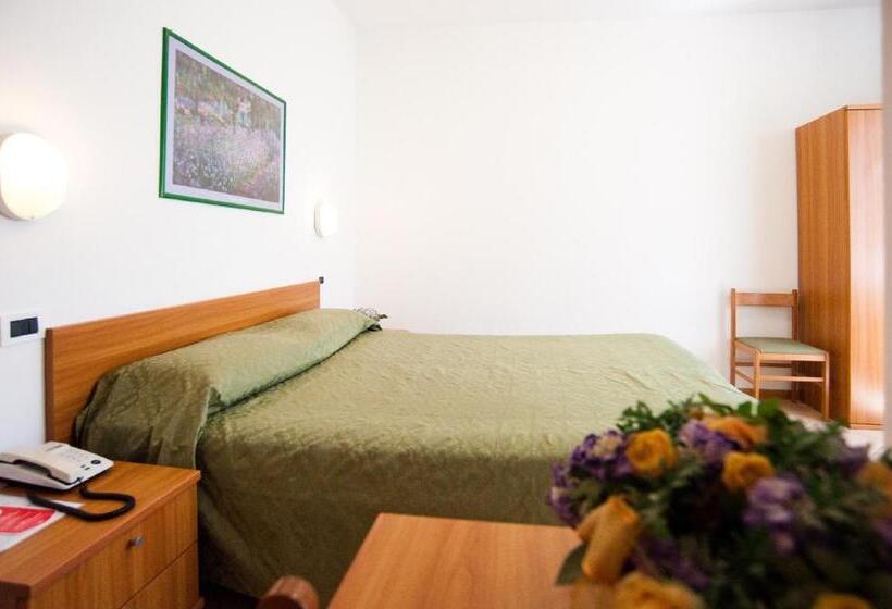 اتاق استاندارد, La Toscana