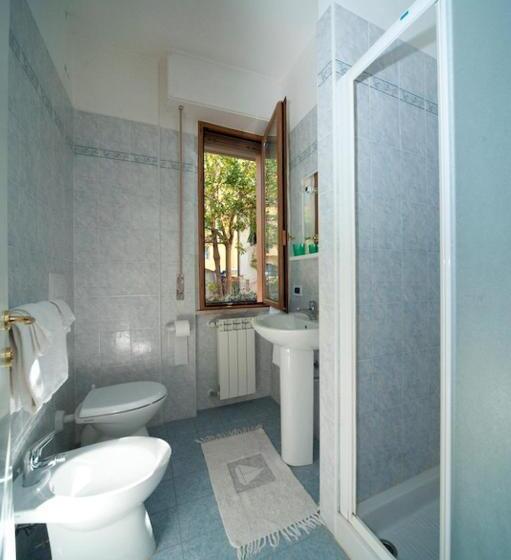 اتاق استاندارد چهار تخته, La Toscana