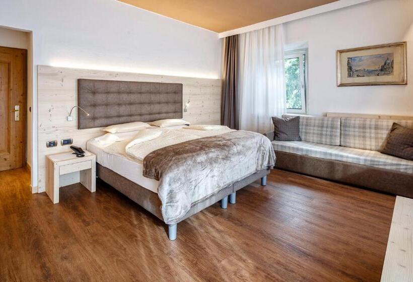 스탠다드 트리플 룸, Menardi