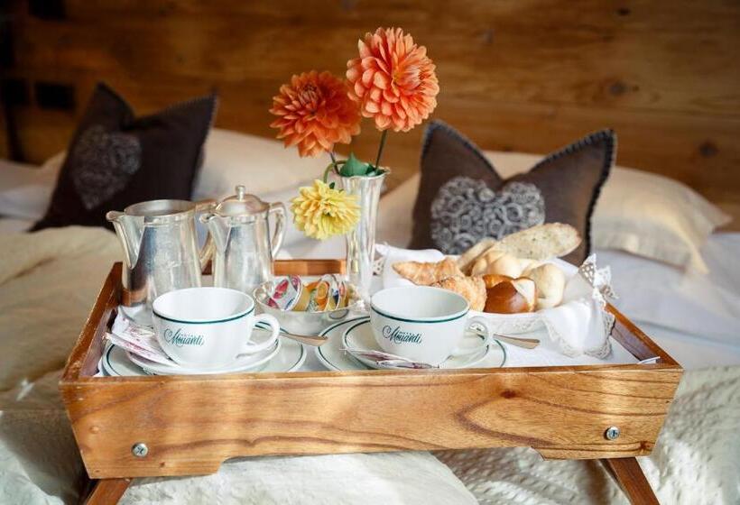 주니어 스위트, Menardi