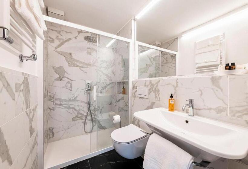 Семейный Номер, Miralago