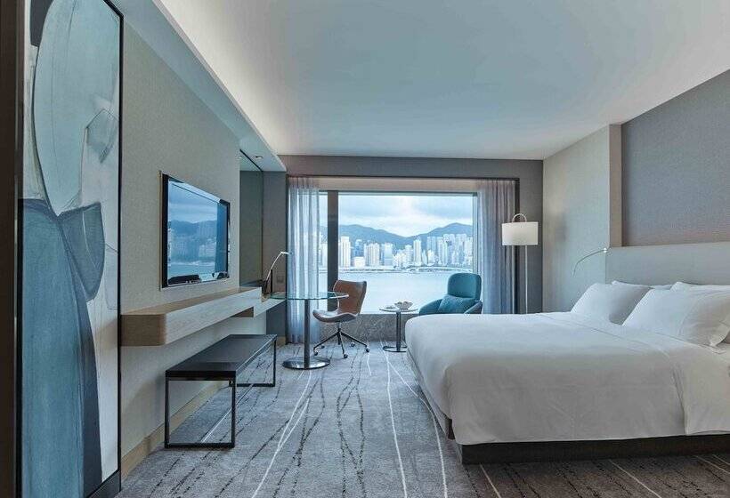 سوئیت با چشم‌انداز, New World Millennium Hong Kong