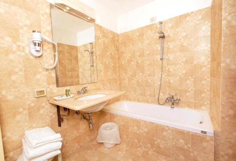 חדר דלוקס עם מרפסת טרסה, Relais La Fattoria