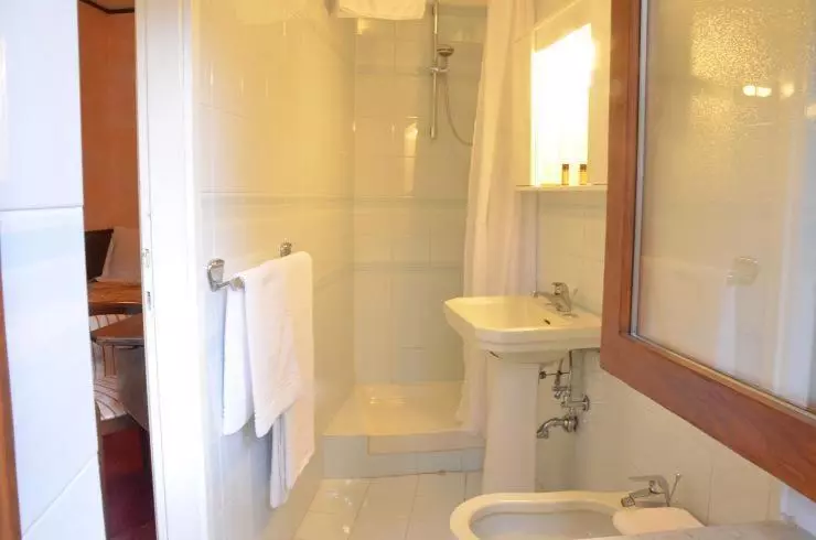 エコノミールーム, Rosa Serenella