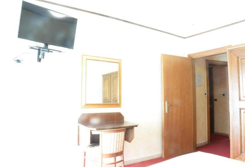 Номер Economy, Rosa Serenella