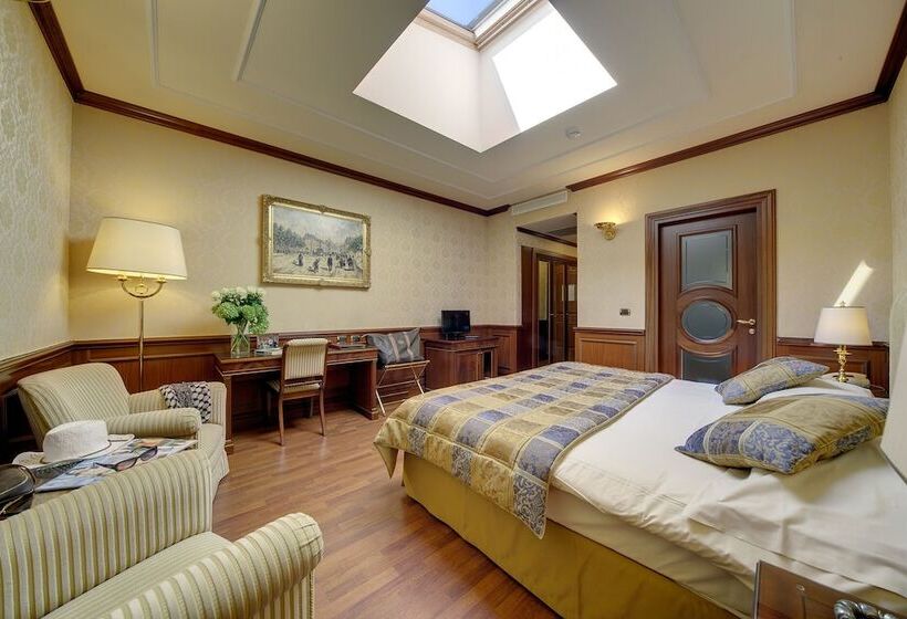 غرفة إقتصادية, Splendid