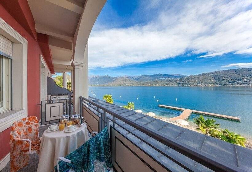 غرفة قياسية مطلّة علي حمام السباحة, Splendid