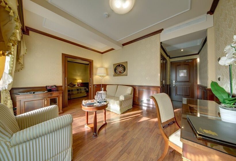 جناح جونيور, Splendid