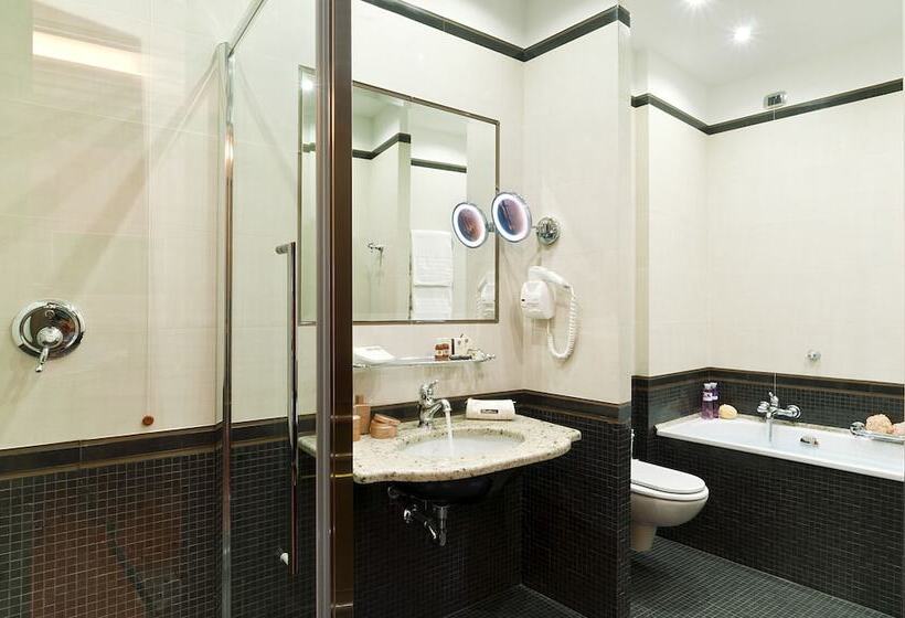 جناح جونيور, Splendid