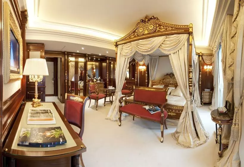 Suite with lake view, Splendid
