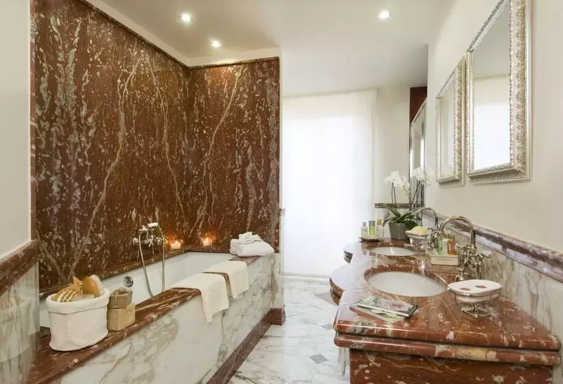 Suite with lake view, Splendid