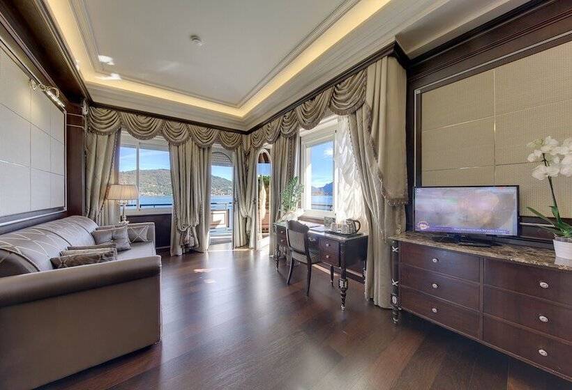 جناح جونيور مطل علي البحيرة, Splendid