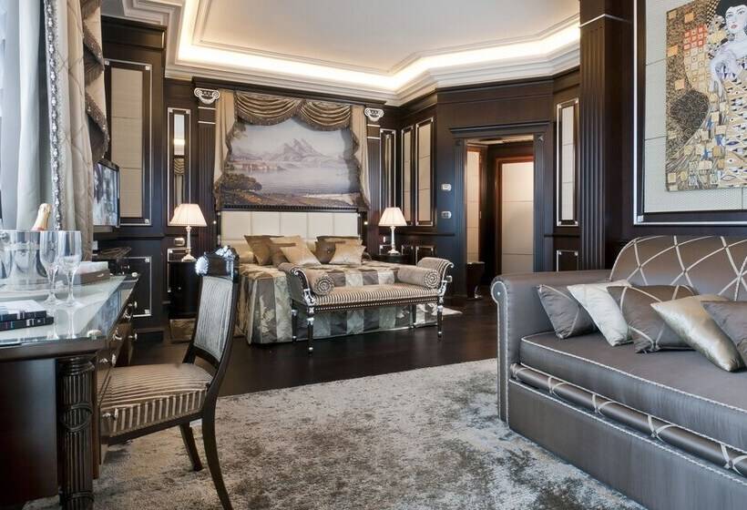 جناح سينيور, Splendid