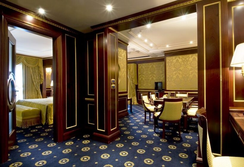 جناح رئاسى, Splendid