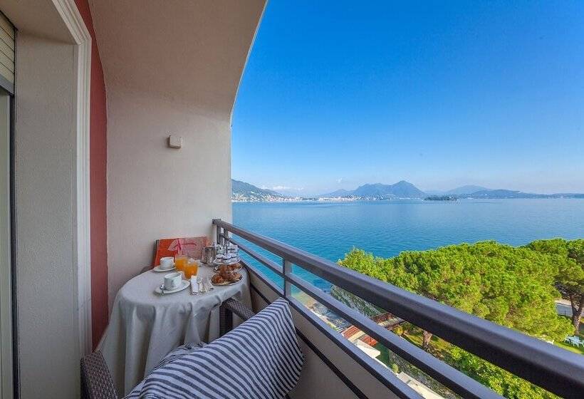 غرفة قياسية ثلاثية, Splendid