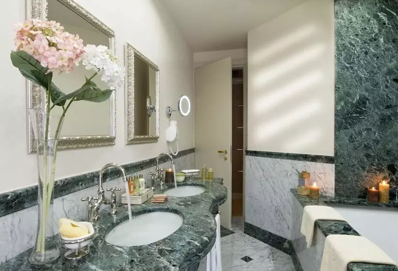 Suite with lake view, Splendid