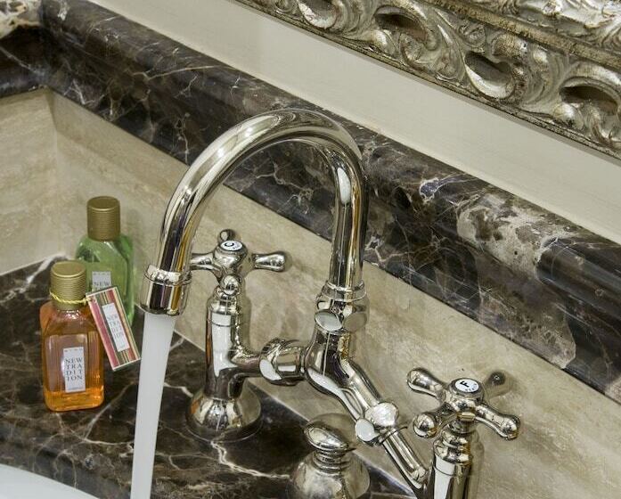 جناح جونيور ذات إطلالة, Splendid