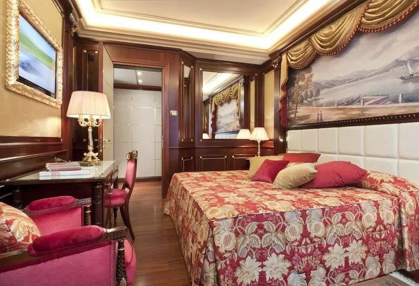 Suite with lake view, Splendid