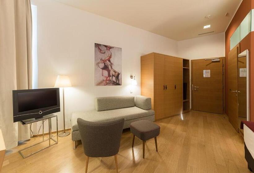 اتاق سوپریور با بالکن, Stiegl Scala