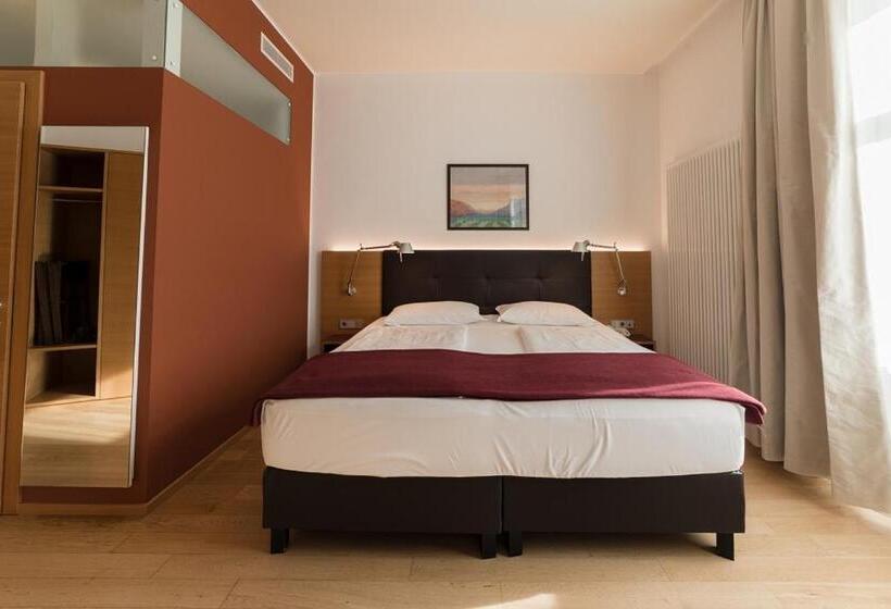 اتاق سوپریور با بالکن, Stiegl Scala