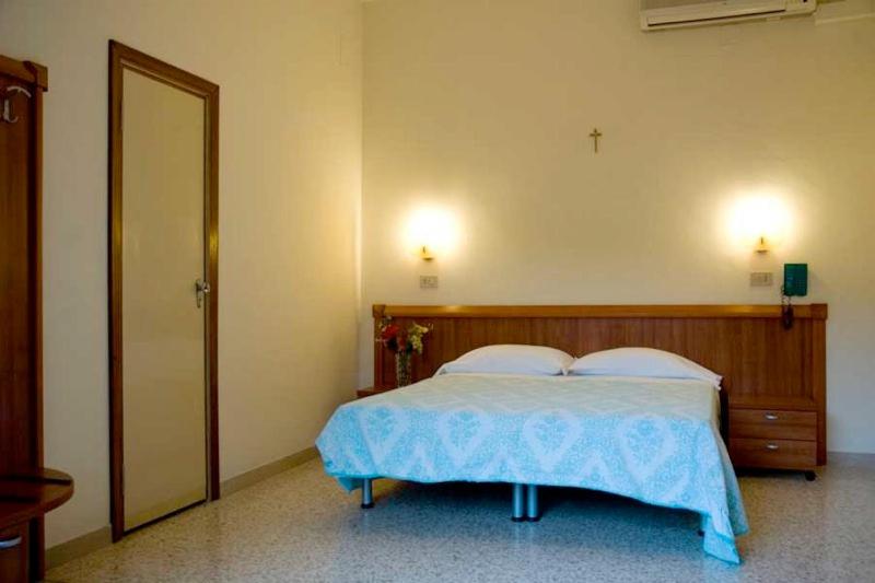 חדר סטנדרט, Viola