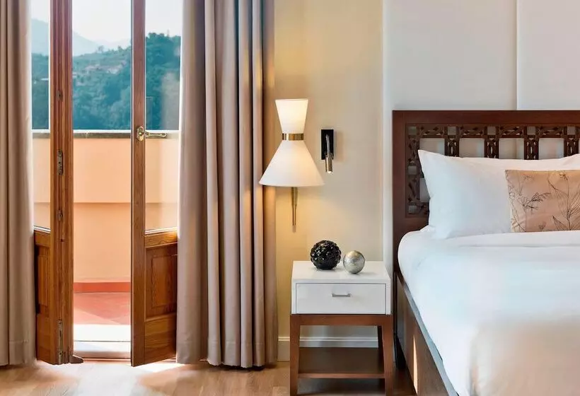 景色の見えるデラックスルーム, Renaissance Tuscany Il Ciocco Resort & Spa