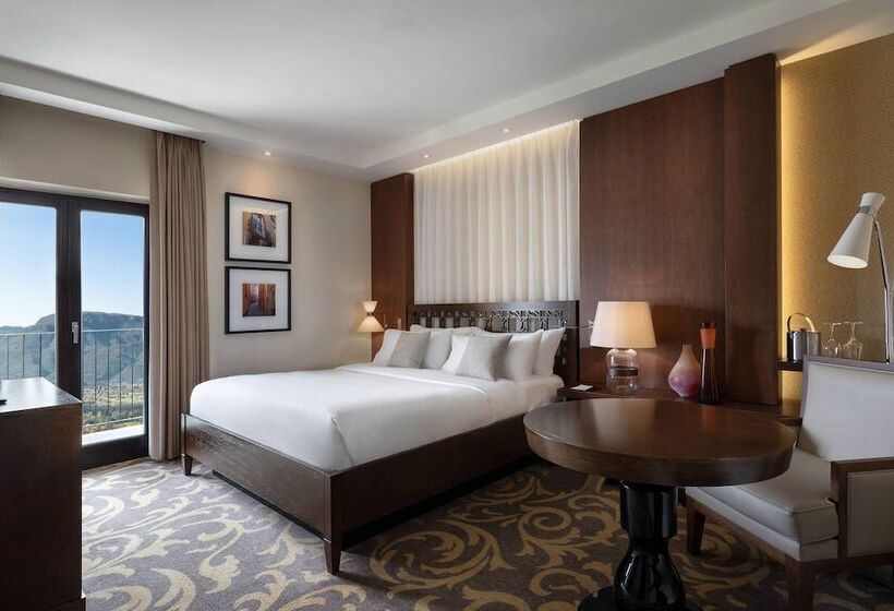 غرفة ديلوكس ذات إطلالة, Renaissance Tuscany Il Ciocco Resort & Spa